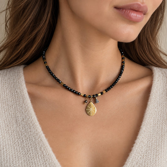 Medallion necklace IRL (France)