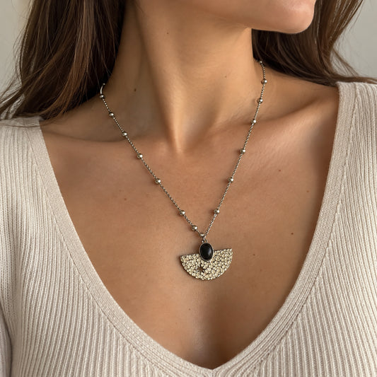 Black agate necklace Ikita (France)