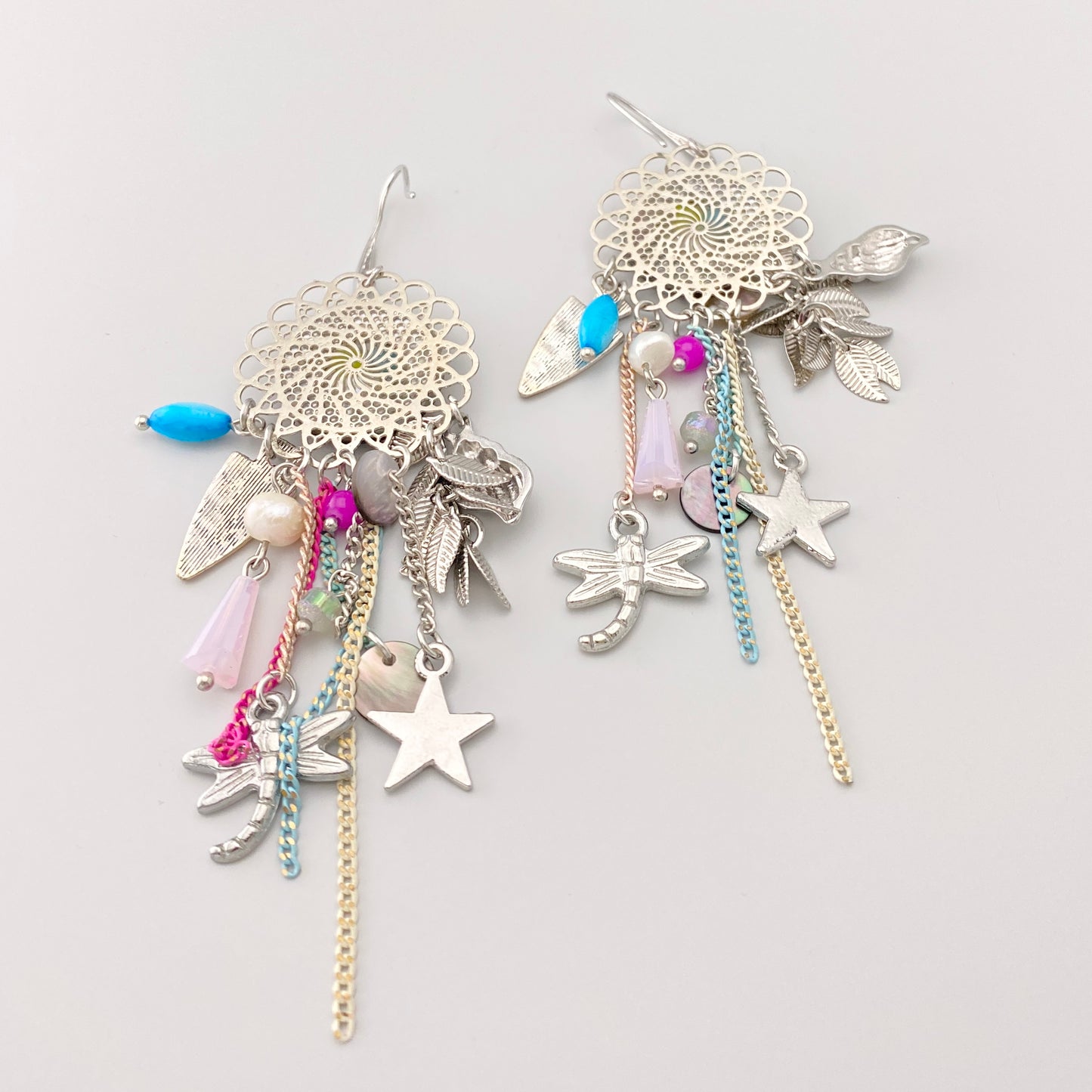 Kolczyki z kolorowym dekorem