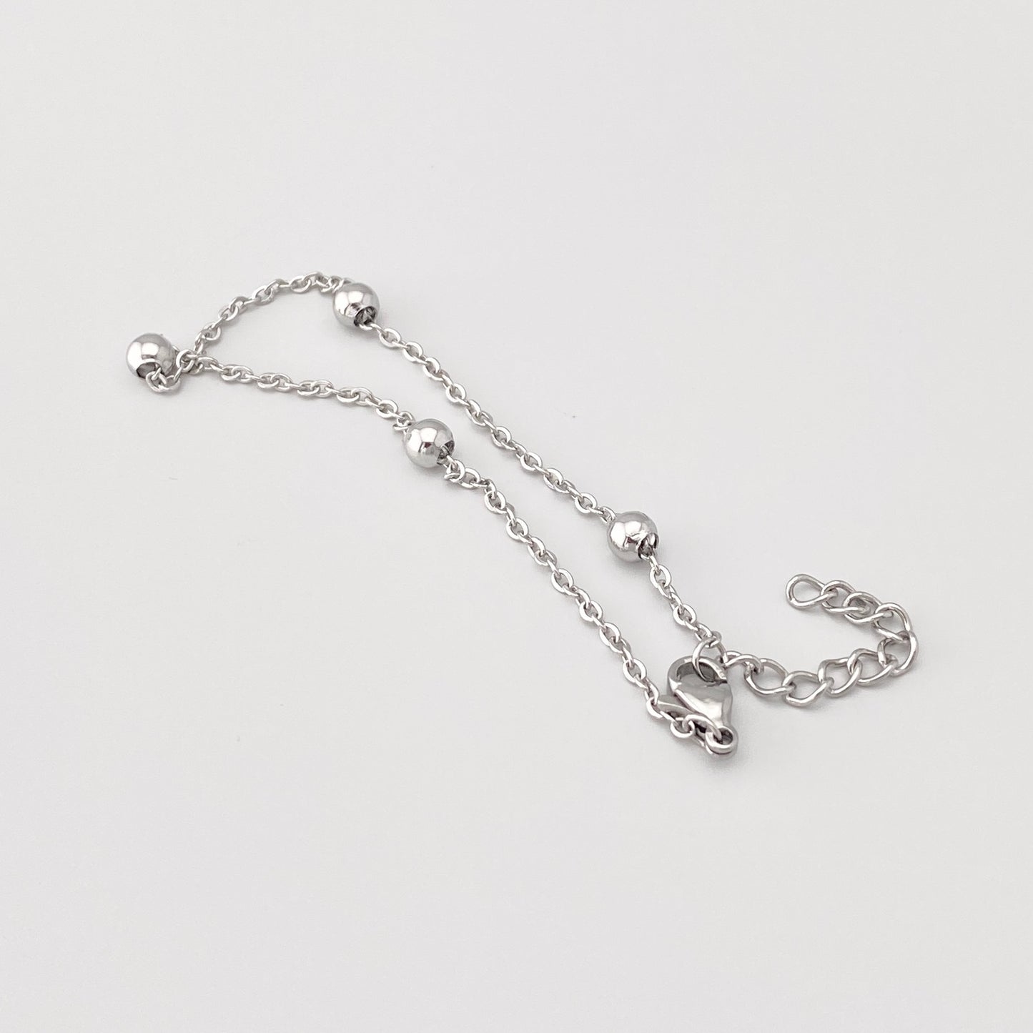 bransoletka srebrna sztywna z kulkami