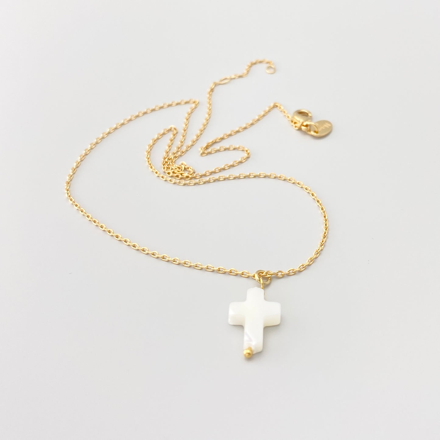 naszyjnik z krzyżem