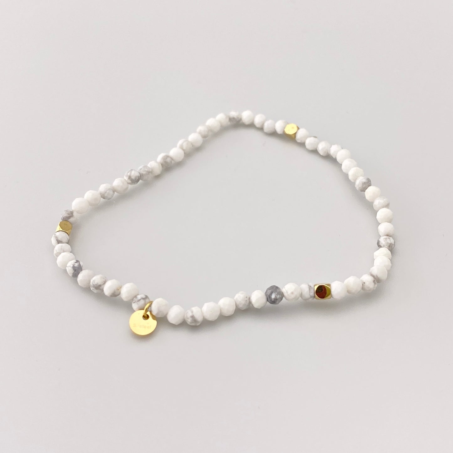 Bransoletka z howlitu