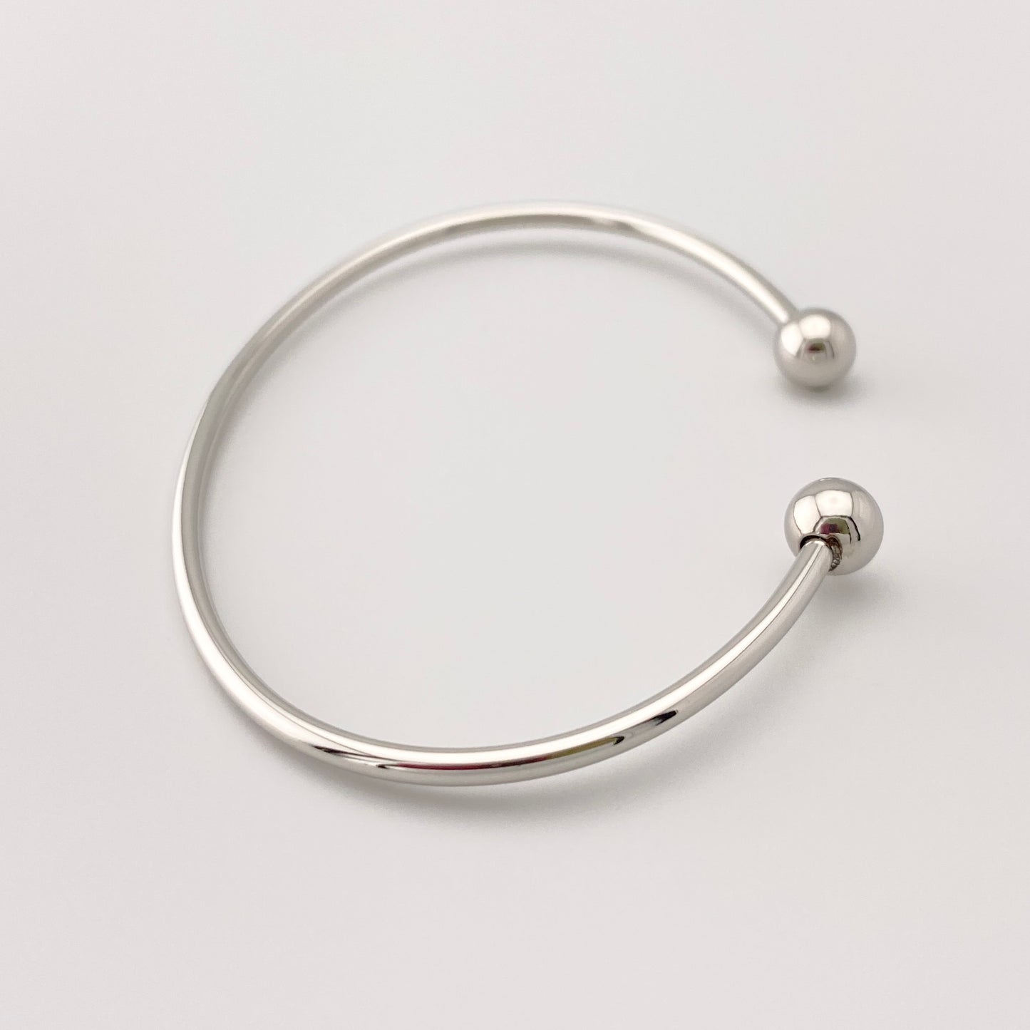 Minimalist bracelet IRL (France)