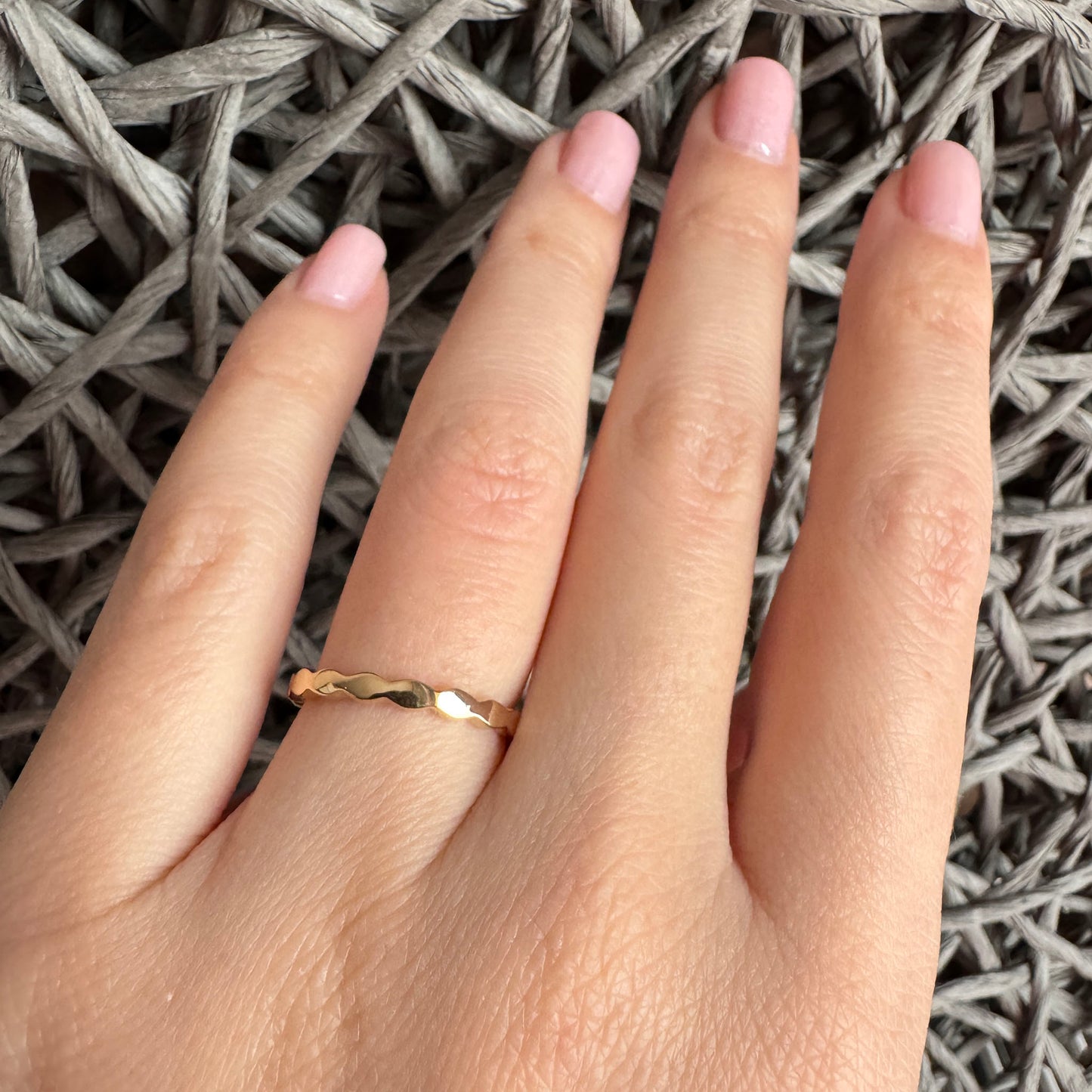 Falisty pierścionek IRL (France)