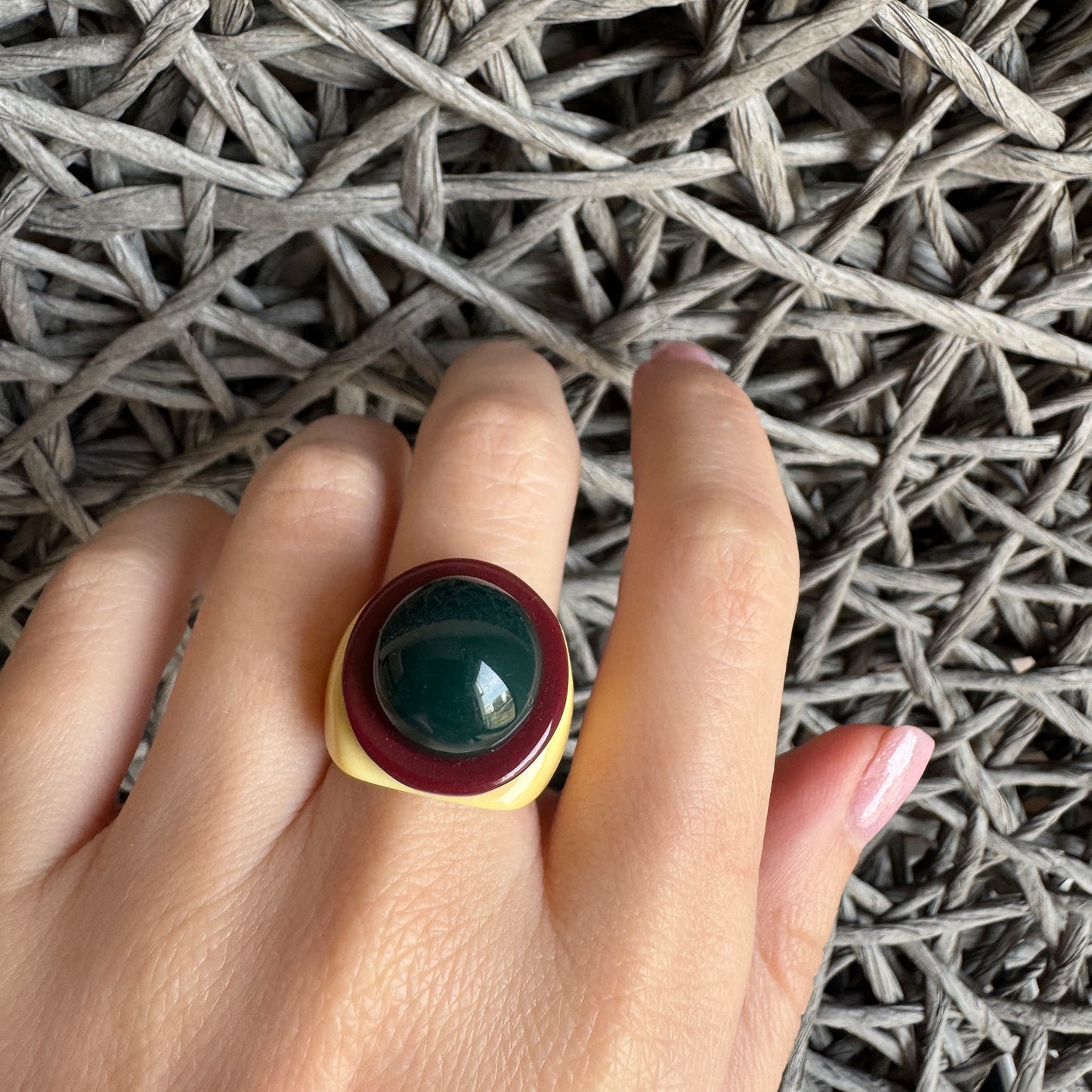 Ring with a green ball Sonata (Spain)