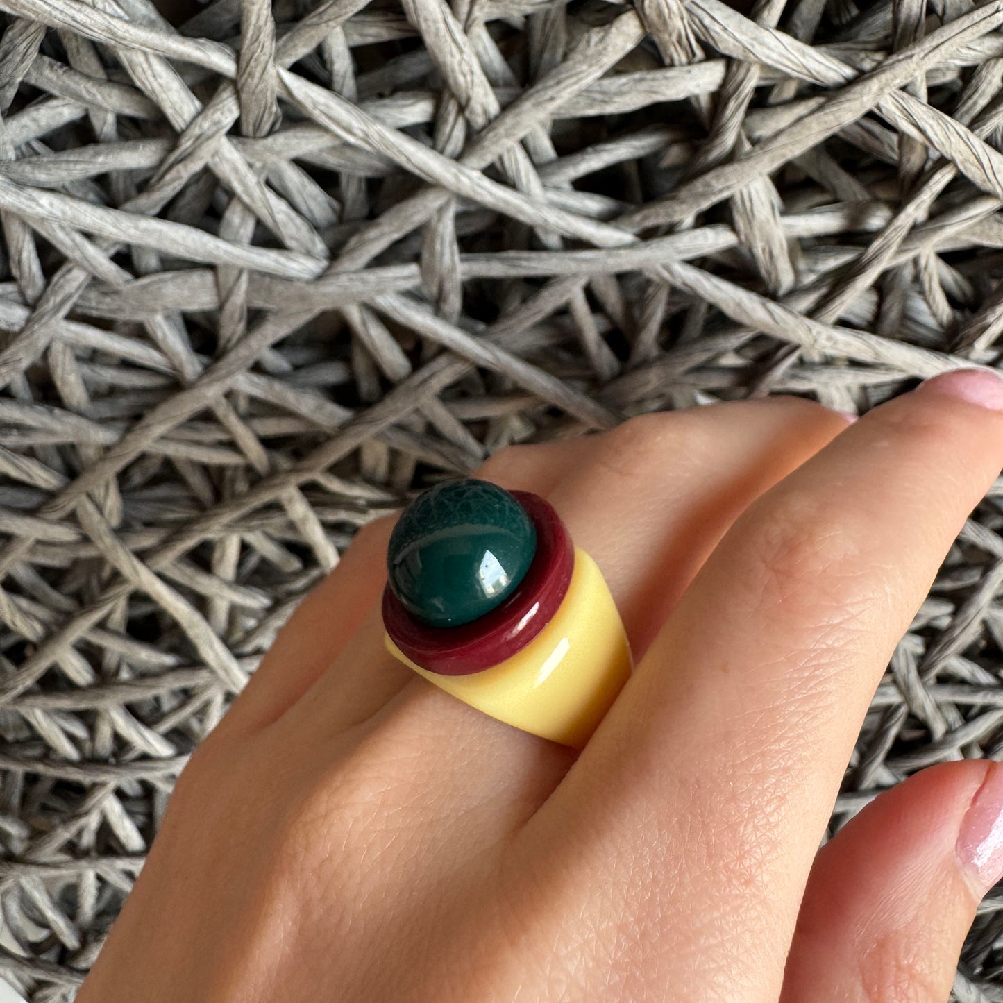Ring with a green ball Sonata (Spain)