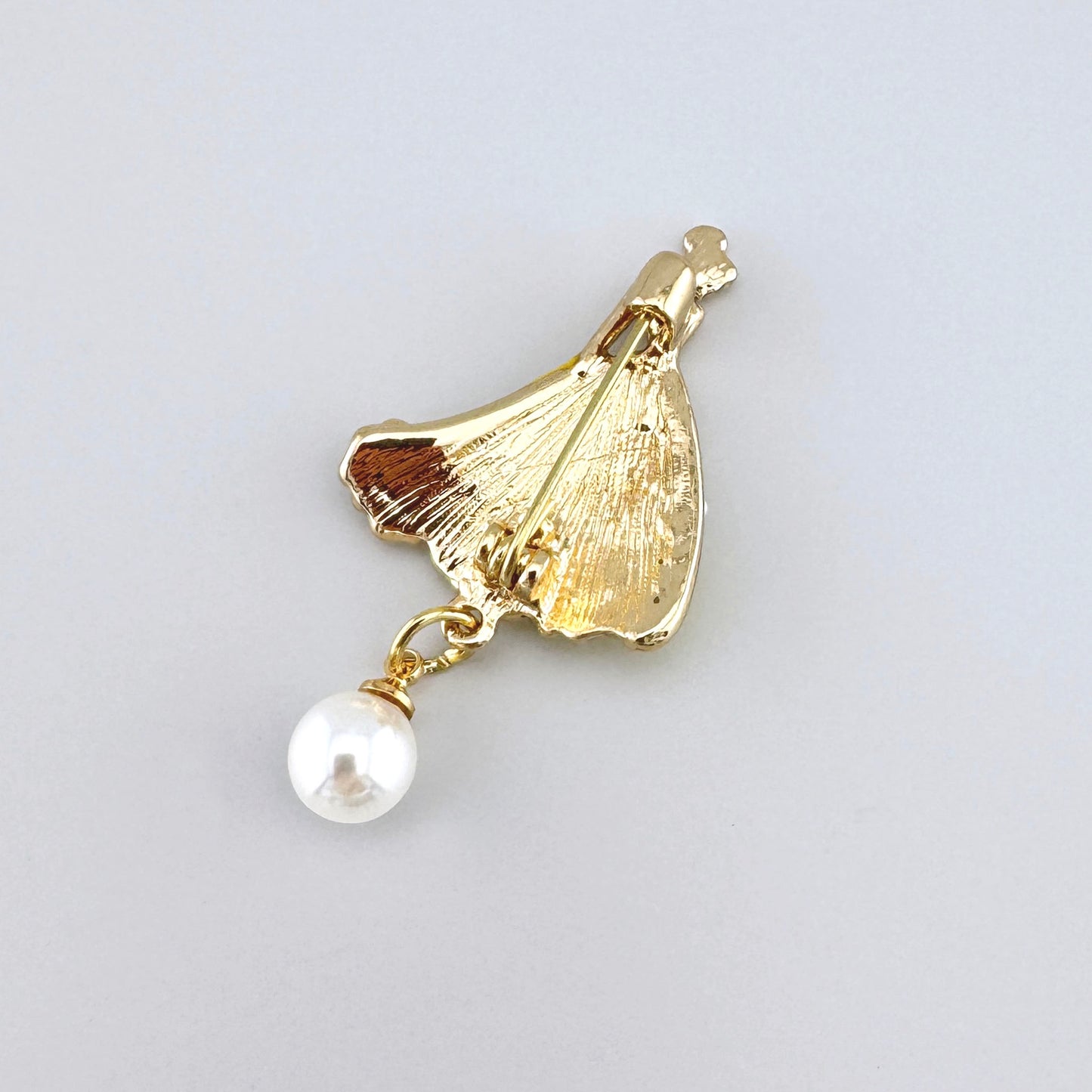 брошь бальное платье