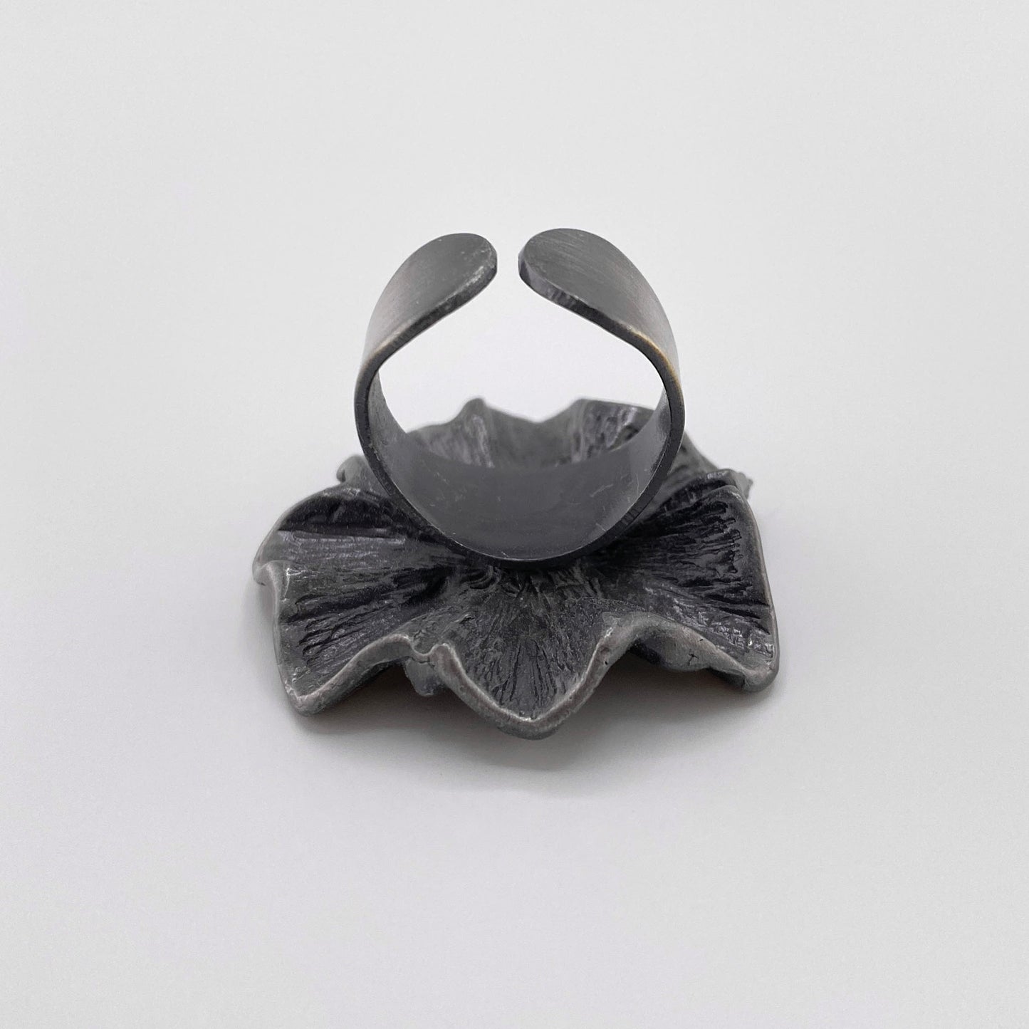 велика квітка кільце