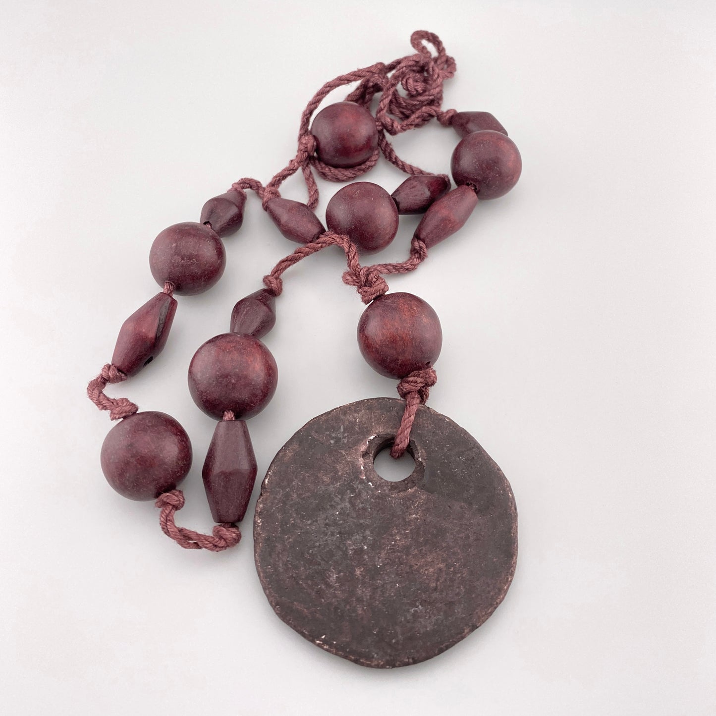 porcelanowy wisiorek