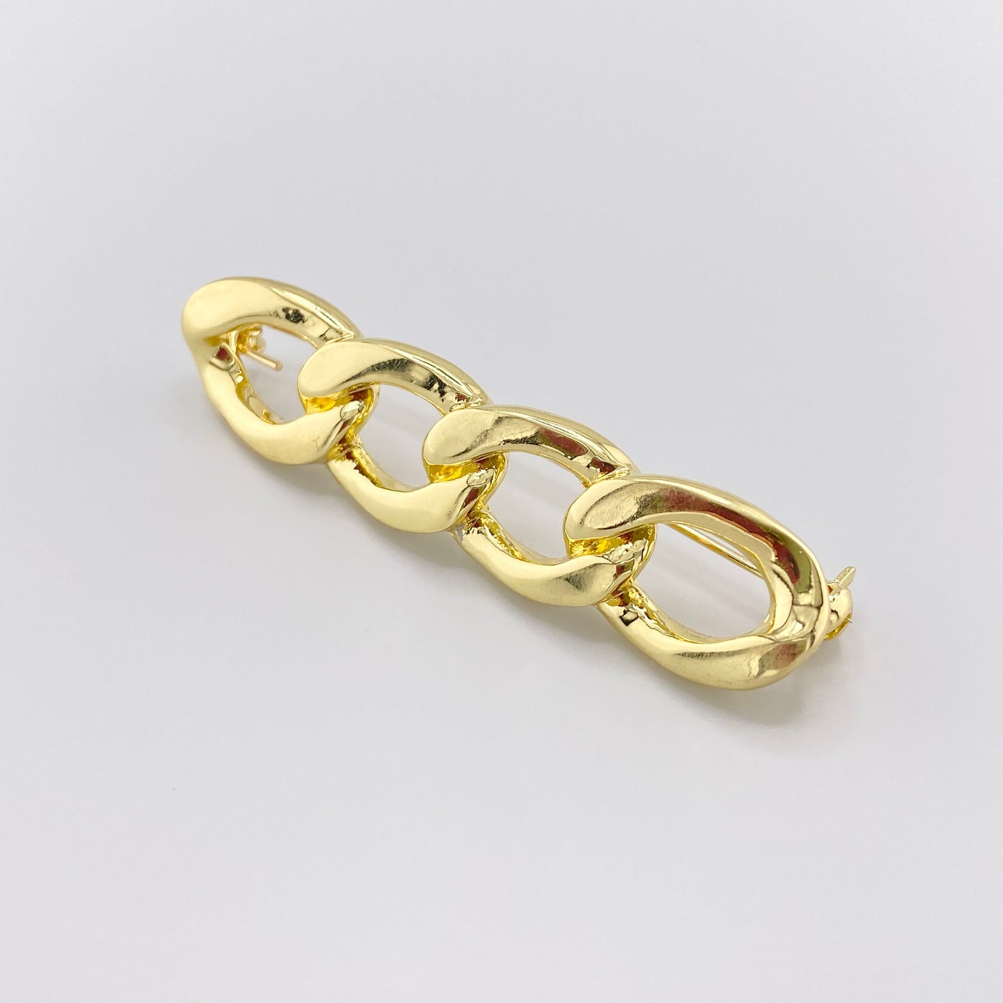 Chain brooch