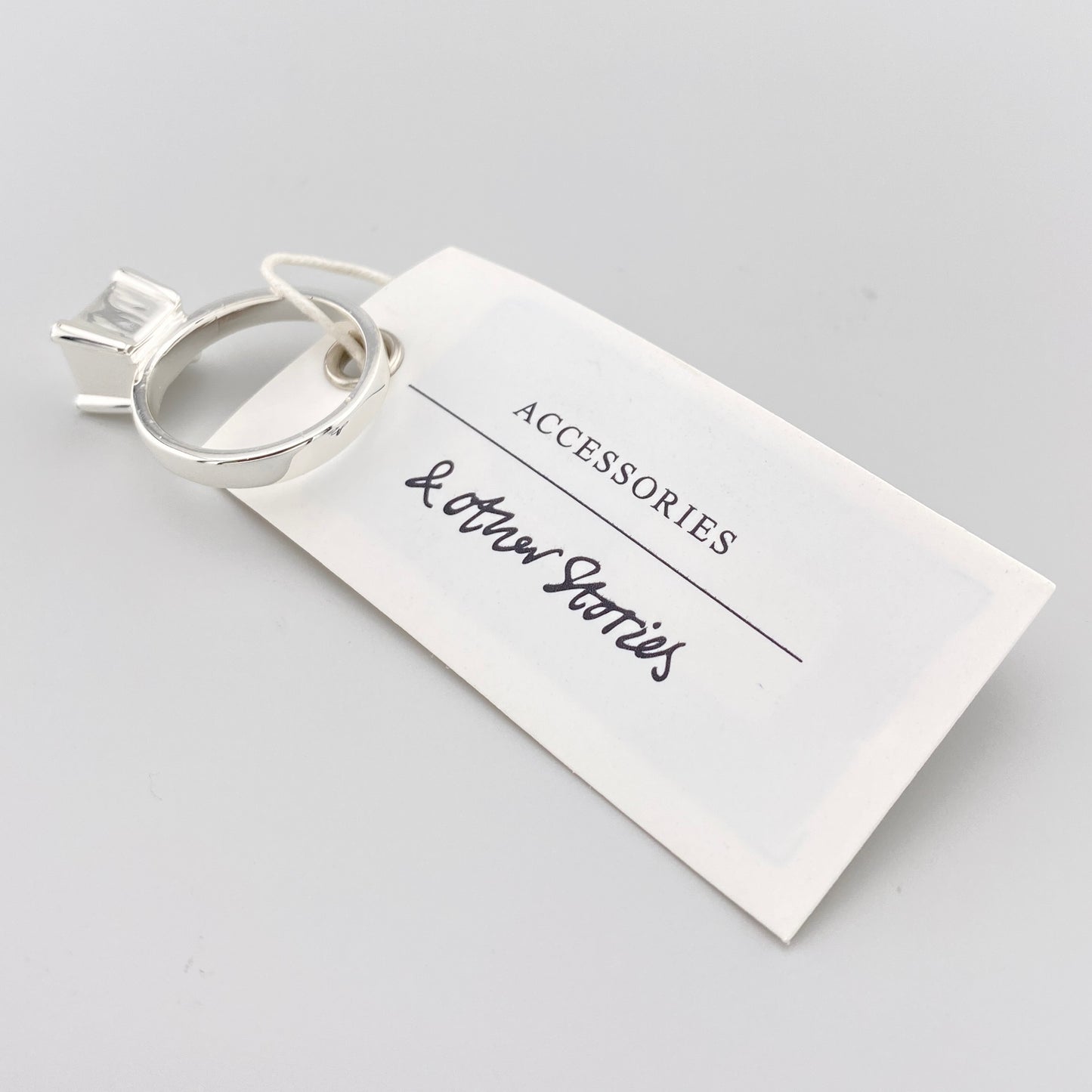 pierścionek z kryształem