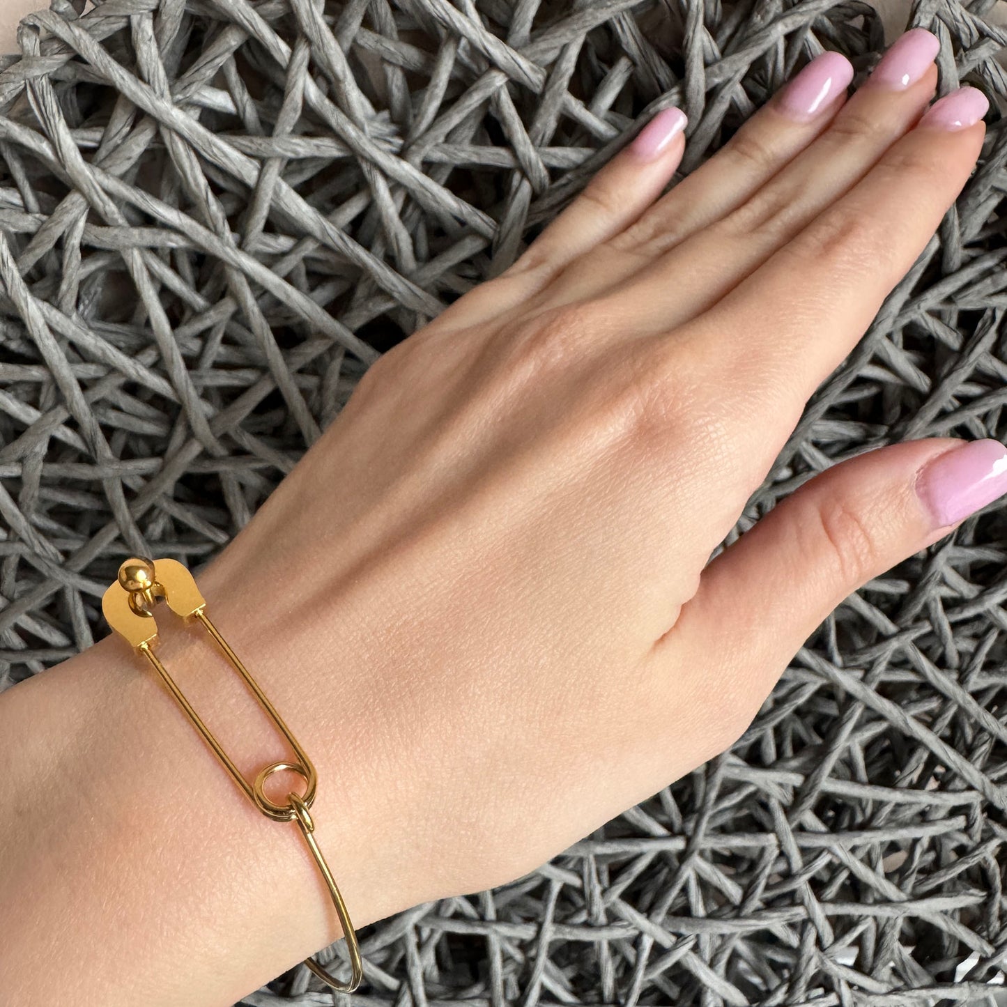 Bracelet with safety pin Cannelle (France)