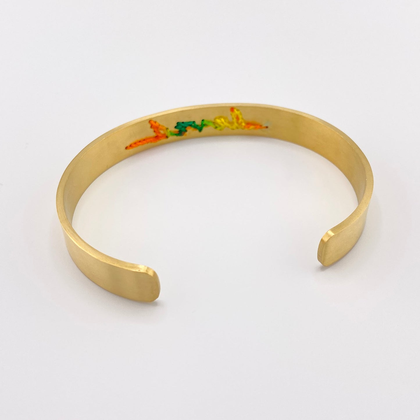 Браслет с вышивкой