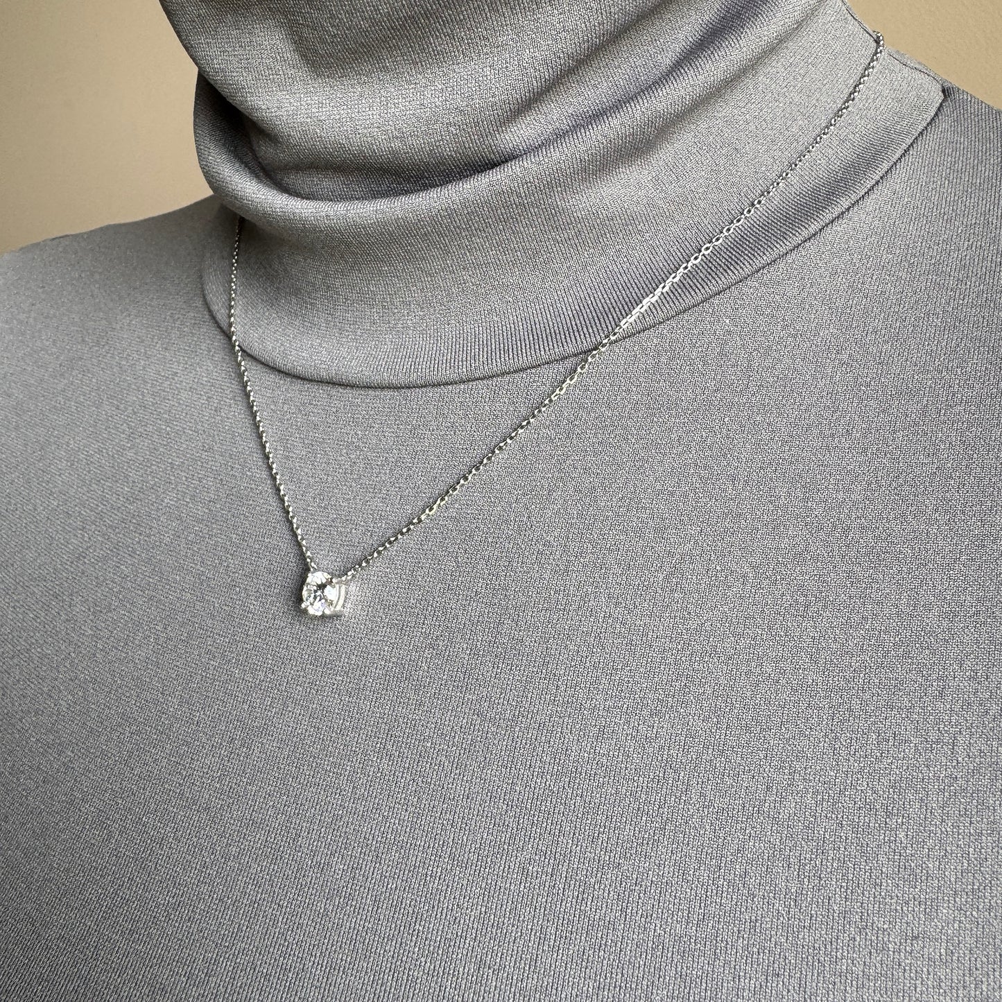 Necklace with zircon IRL (France)