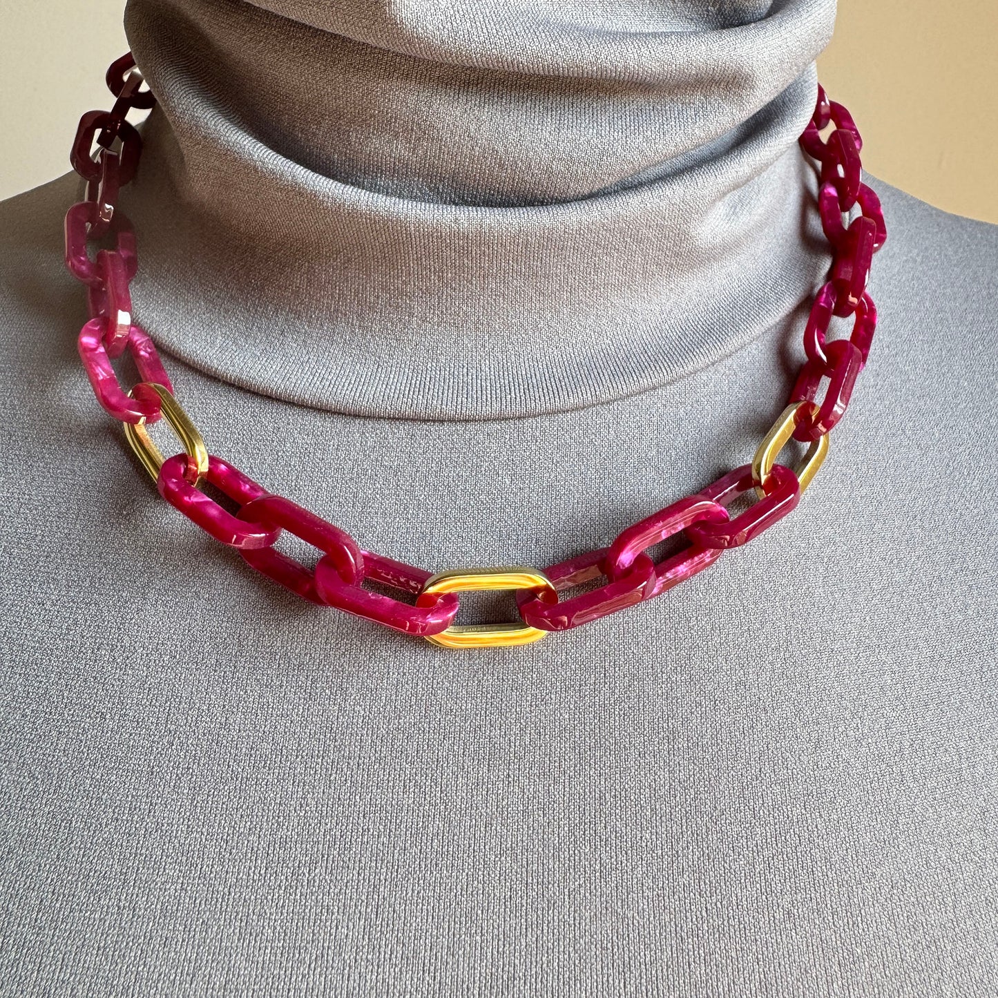 Link necklace Ikita (France)