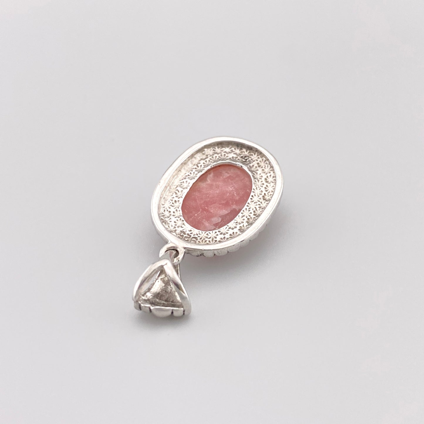 zawieszka na łańcuszek srebrna