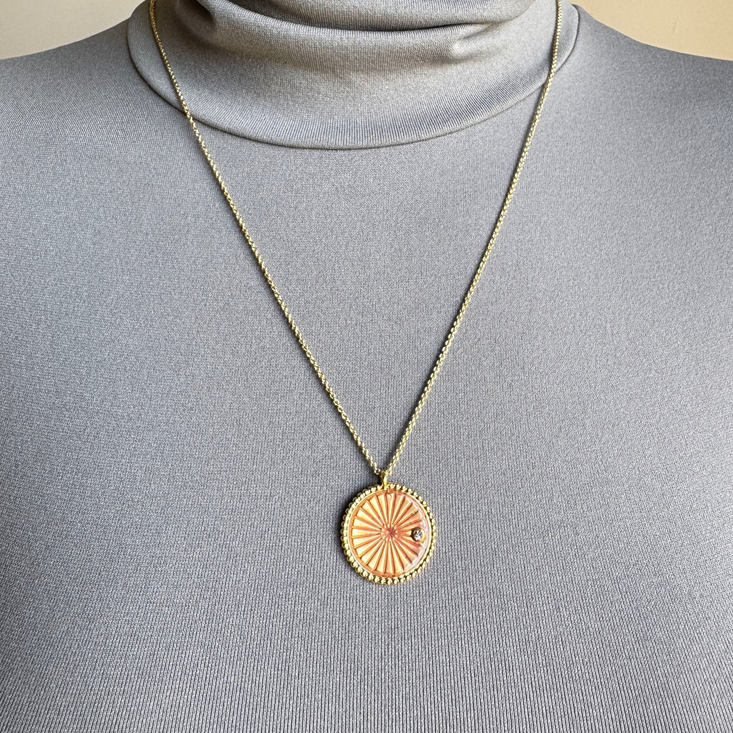 Necklace with pendant IRL (France)