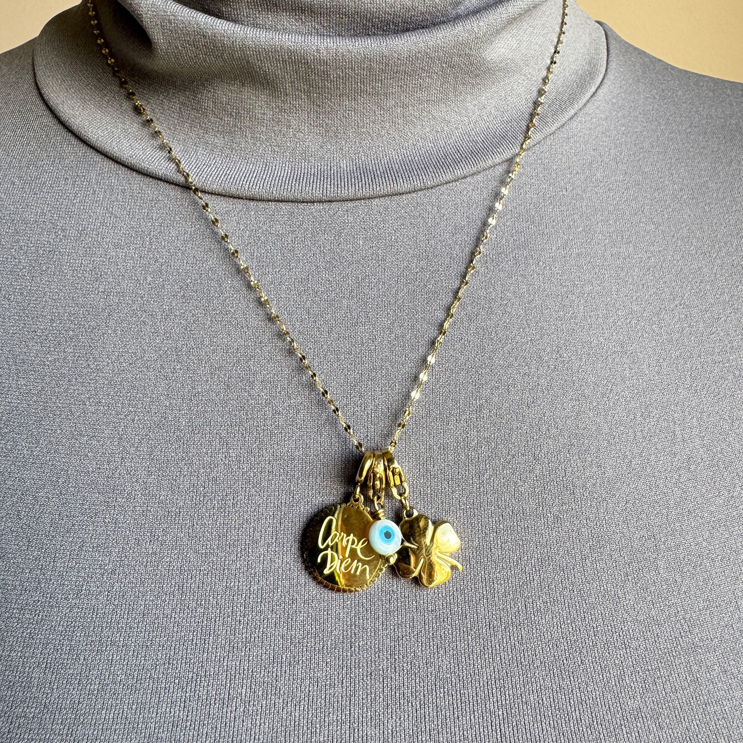 Set of three pendants IRL (France)