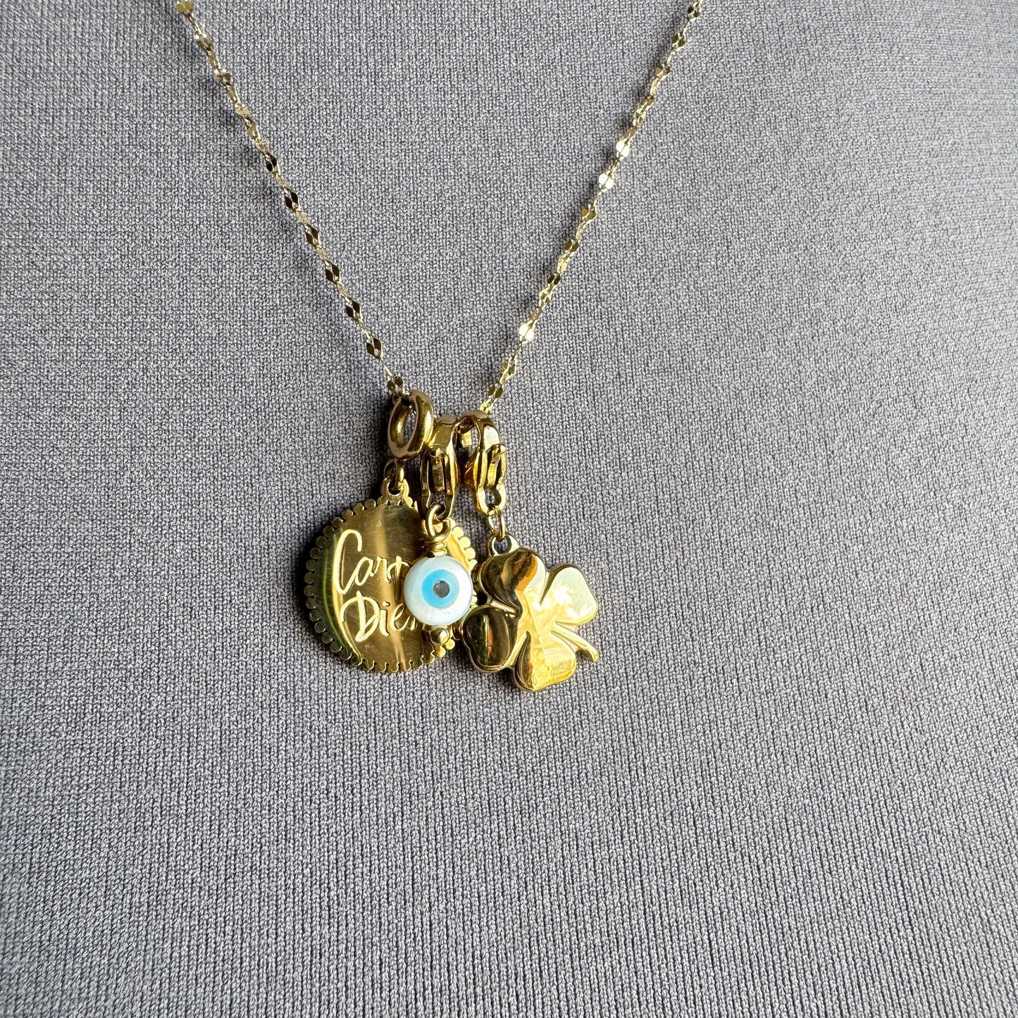 Set of three pendants IRL (France)