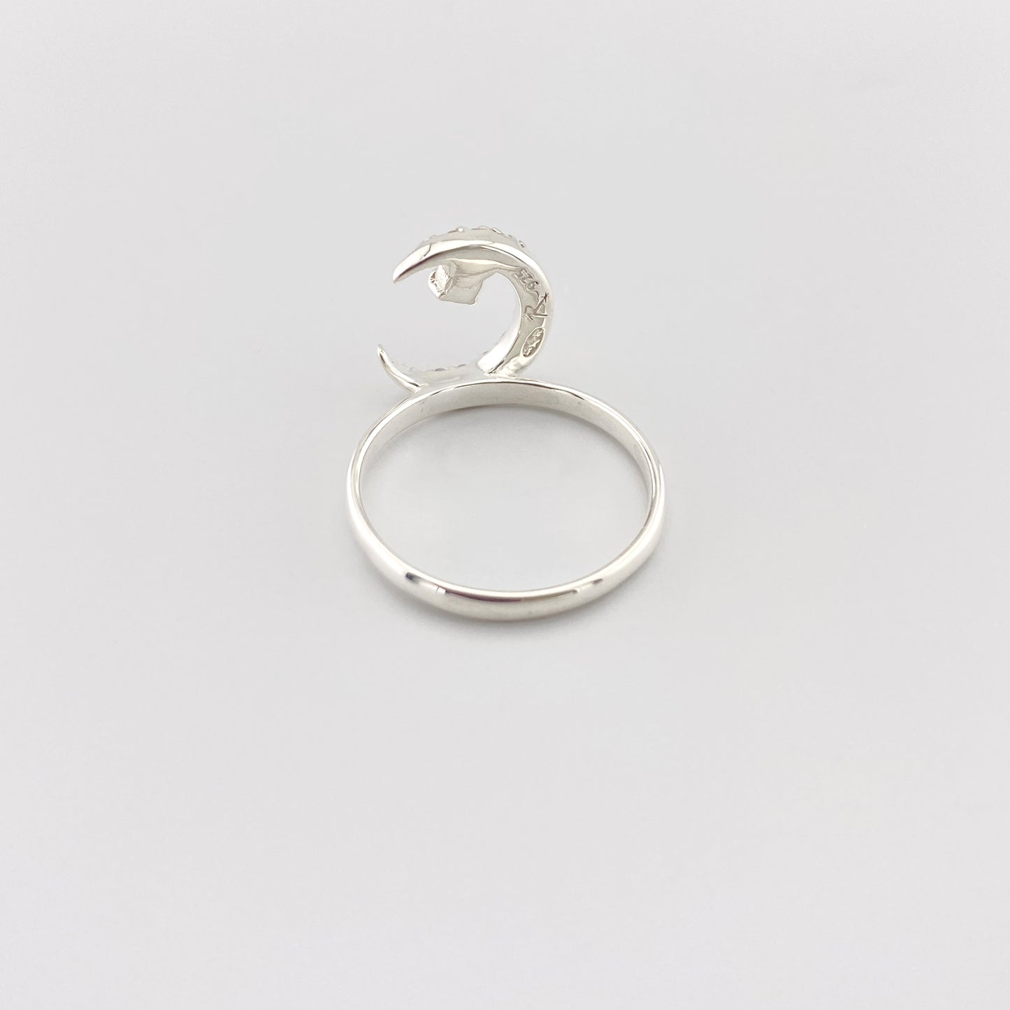 srebrny pierścionek