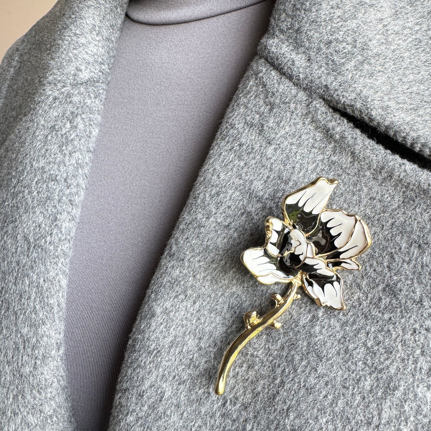 Flower brooch Sonata (Spain)
