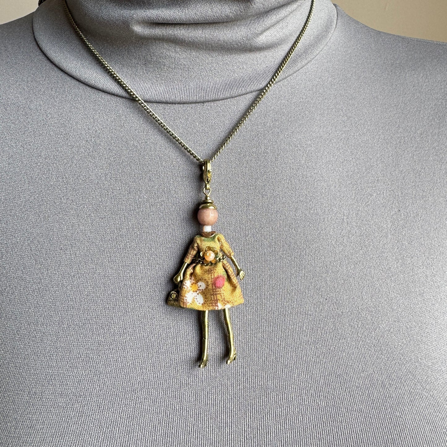 Necklace with doll Sonata (Spain)
