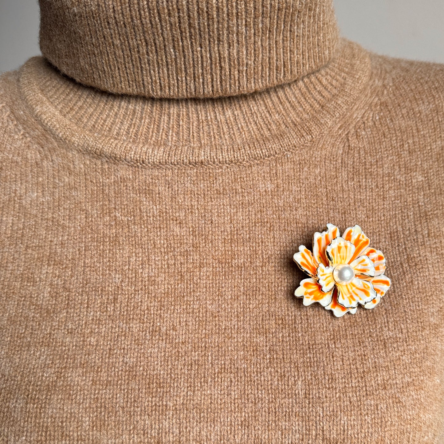 Flower brooch Sonata (Spain)