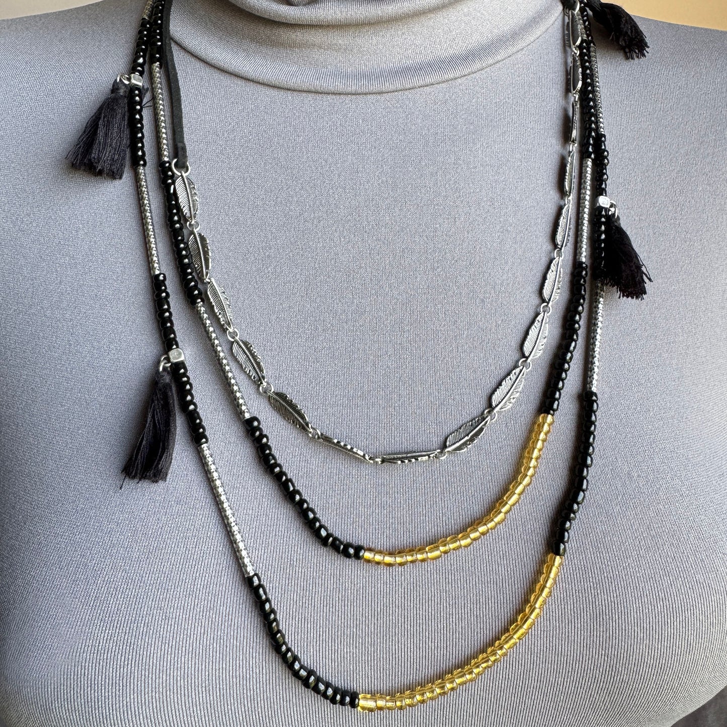 Necklace with decor and beads Sinequanone (France)