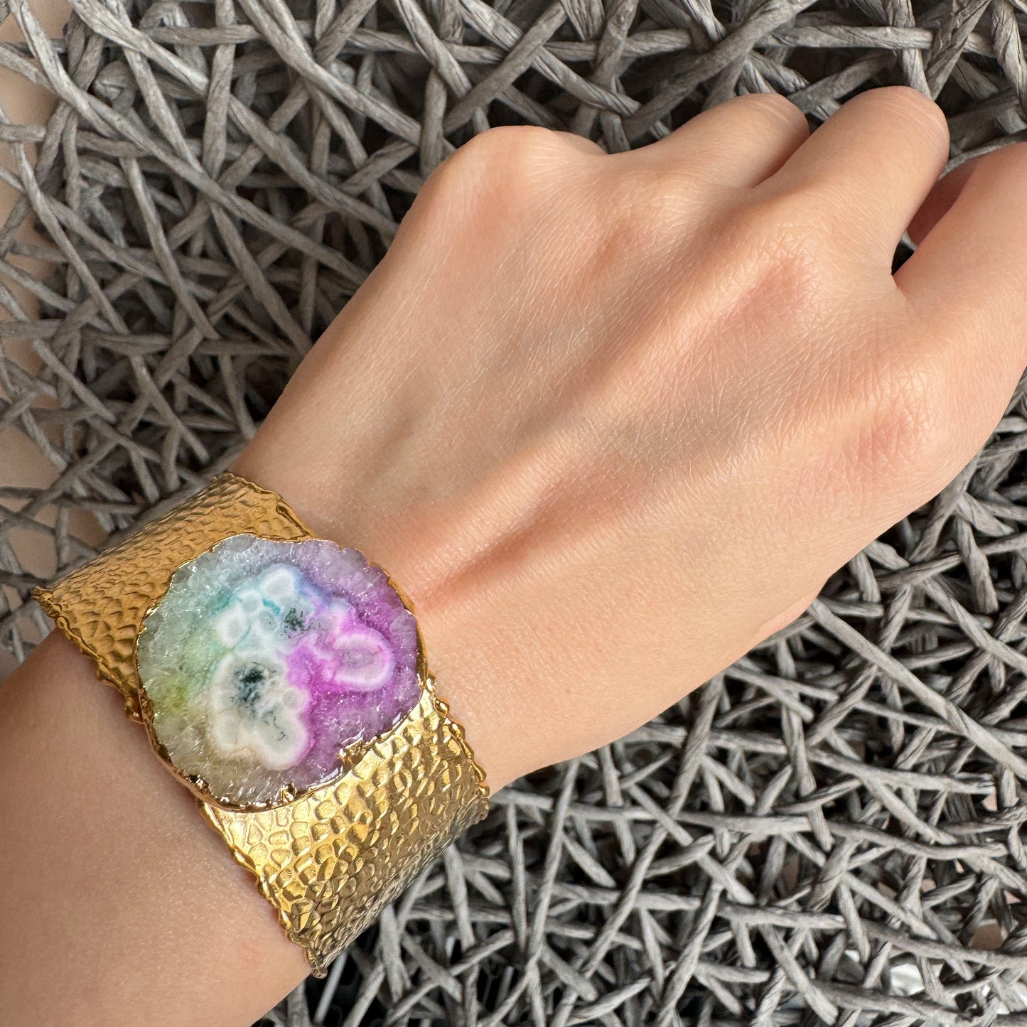 Gold-plated cuff bracelet with pastel tourmaline stone and hammered texture