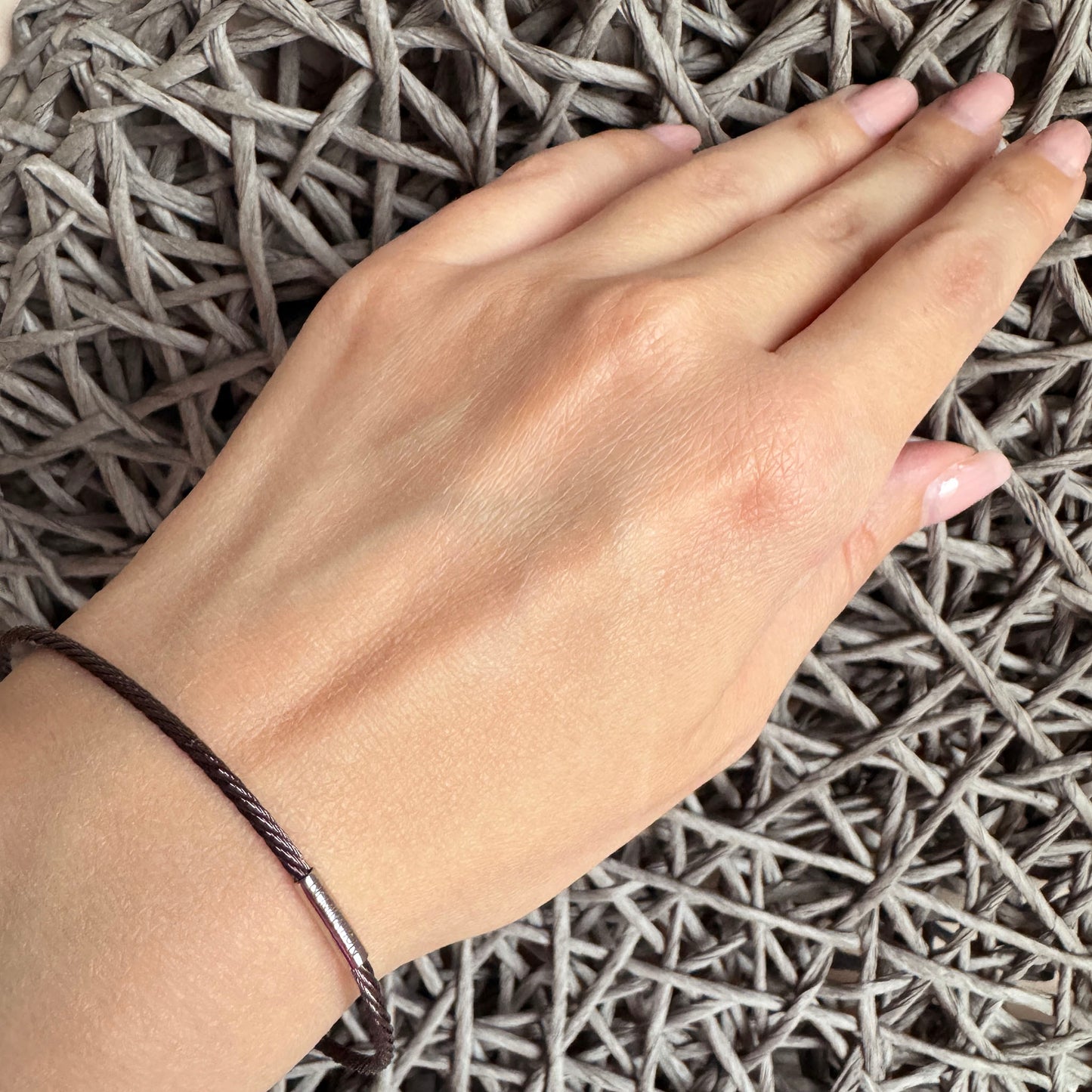 Minimalist Nomination Italy bracelet in brown steel with a delicate engraved detail