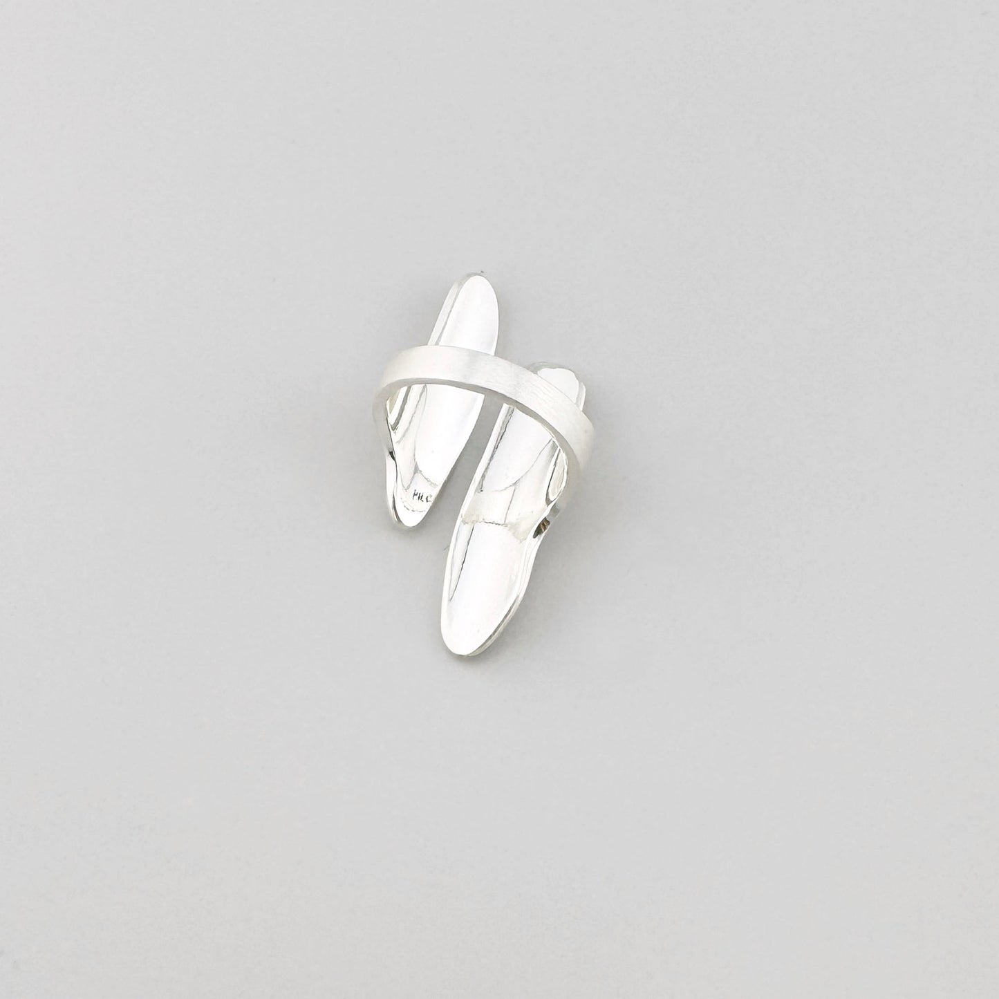 Bague Pilgrim à forme ouverte avec effet géométrique et finition satinée