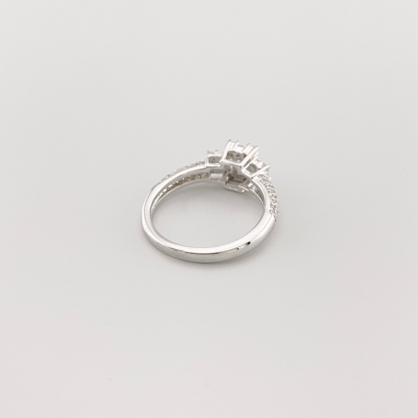 Cubic zirconia ring Khailo