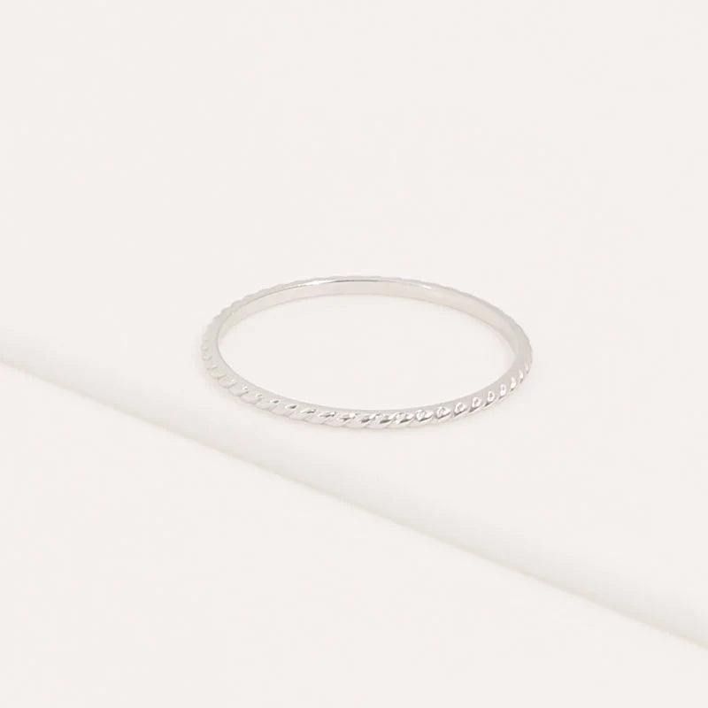 Minimalistyczny srebrny pierścionek IRL (France)