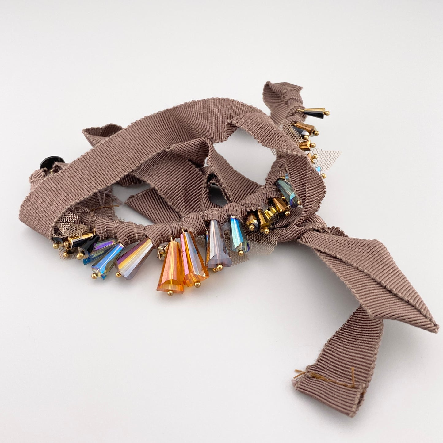 коричневий чокер