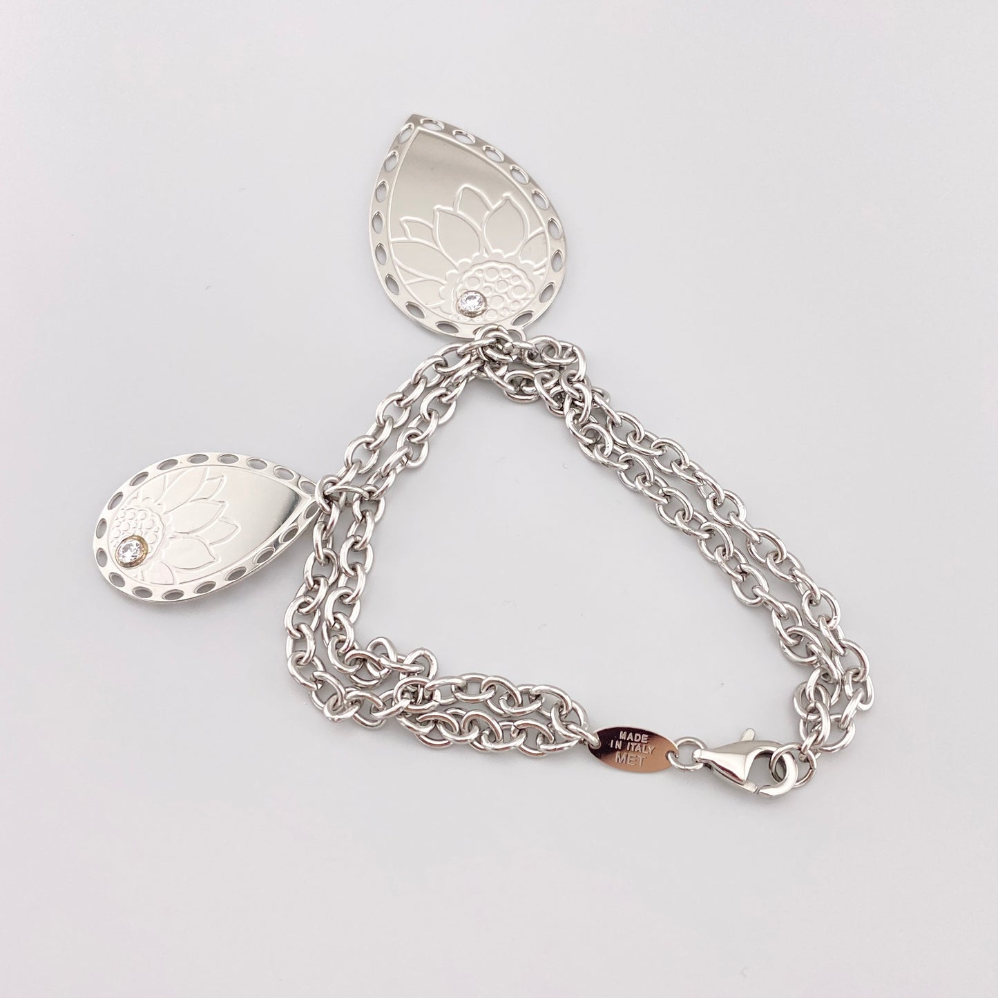 Italienisches Armband mit Lotusblüte und funkelnden Zirkonia-Akzenten