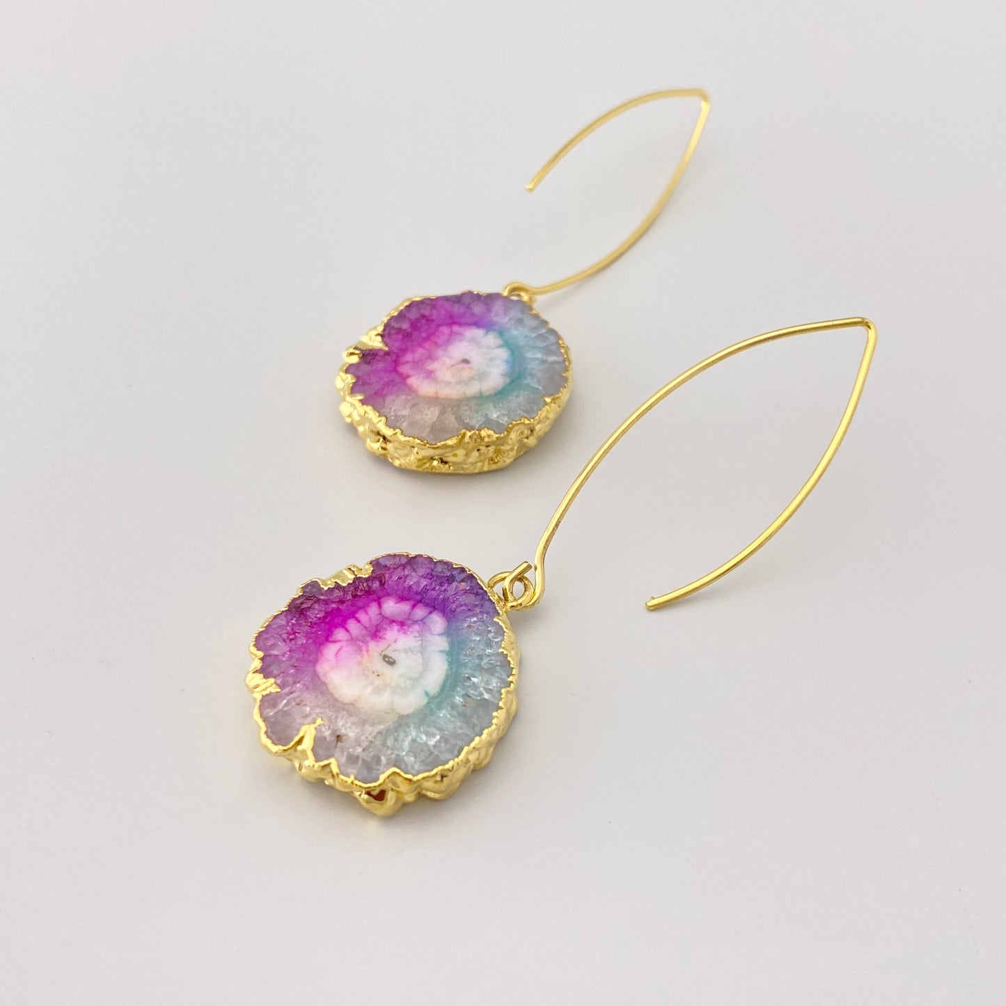 Boucles d’oreilles longues Pierres Delicates avec tourmaline rose, violette et bleue