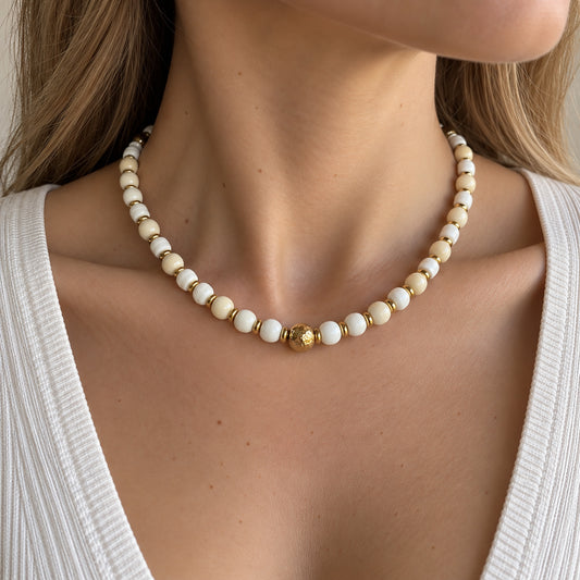 Porcelain necklace Ikita (France)