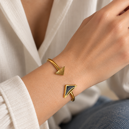 Bracelet with triangles IRL (France)
