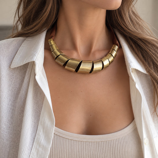 Brown metal necklace Sonata (Spain)