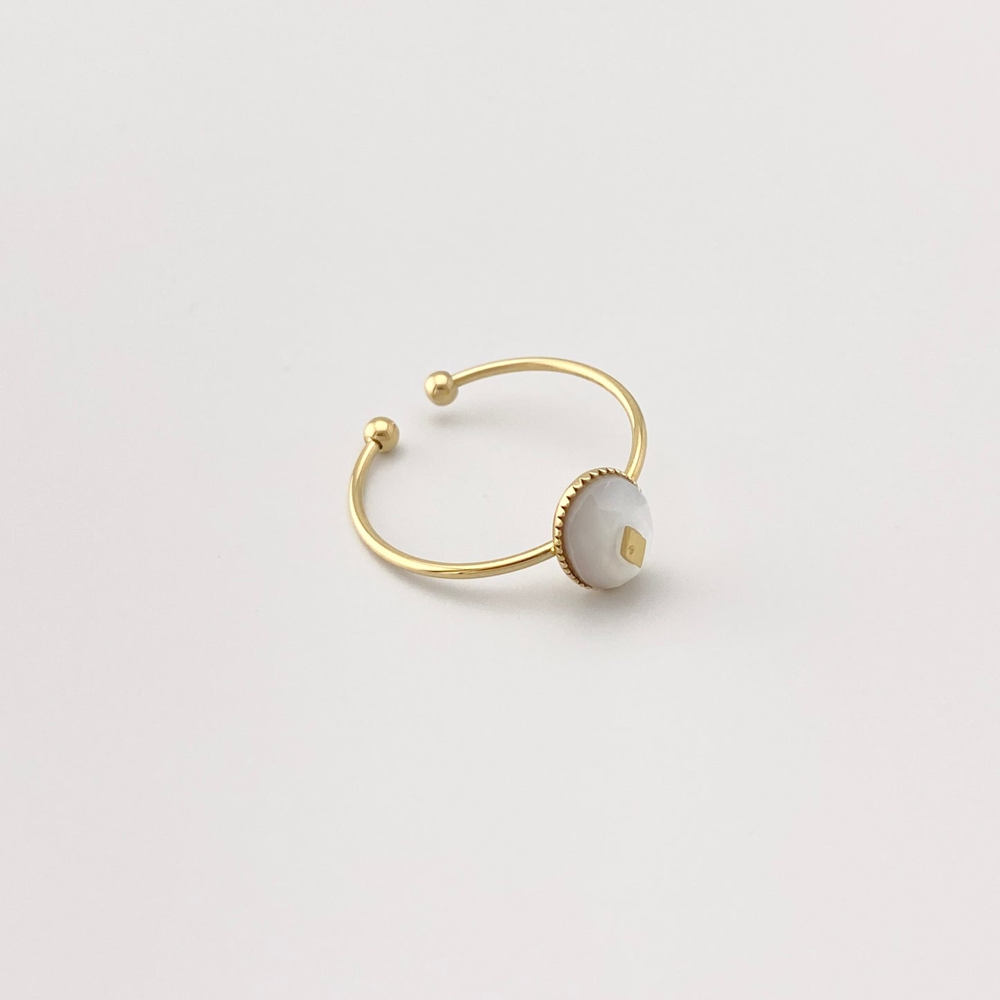 Mother of pearl ring IRL (France)