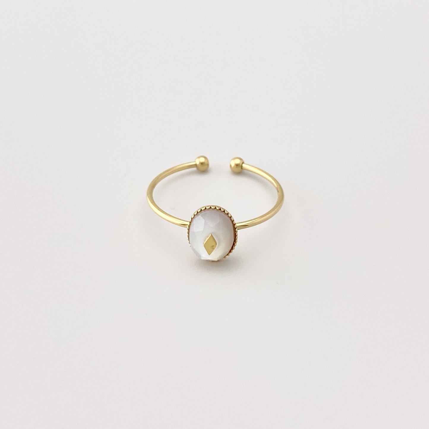 Mother of pearl ring IRL (France)