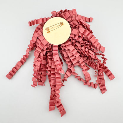 Broche de cintas rosas retorcidas con estructura tridimensional, marca española Sonata.