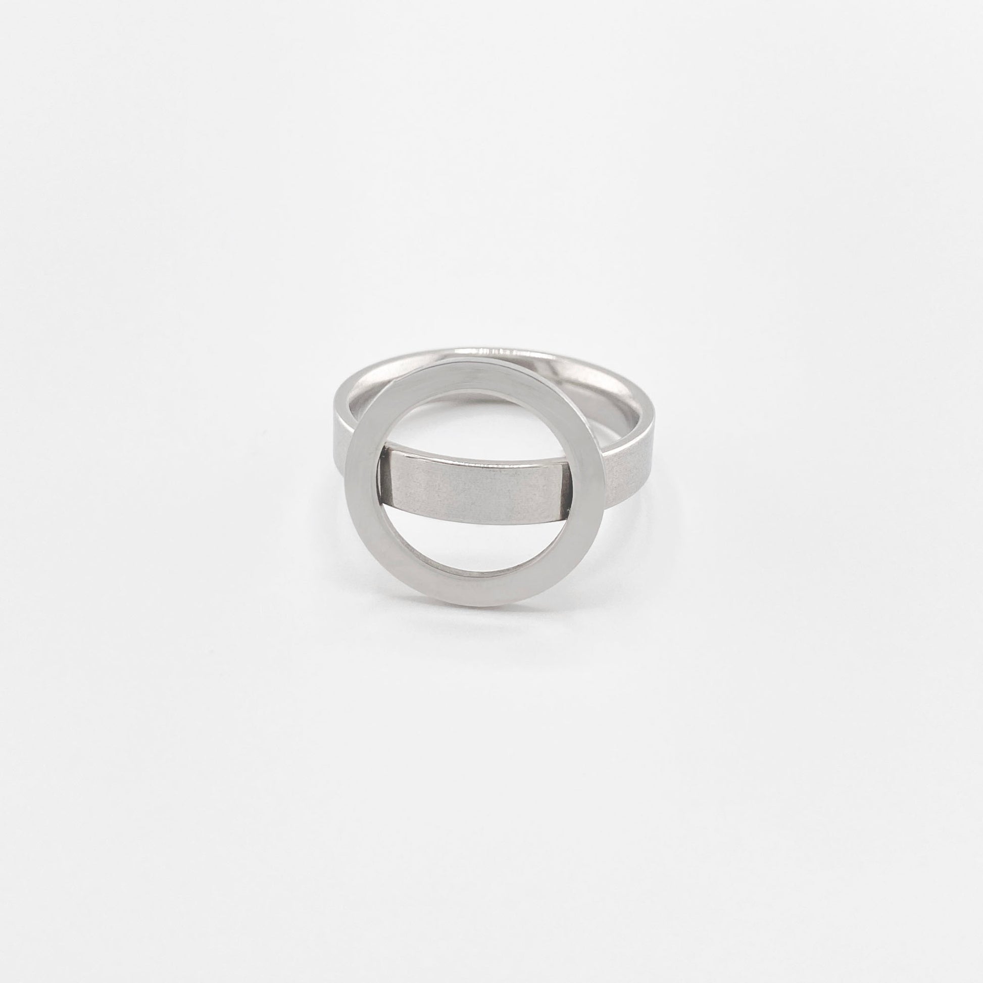 ring with circle