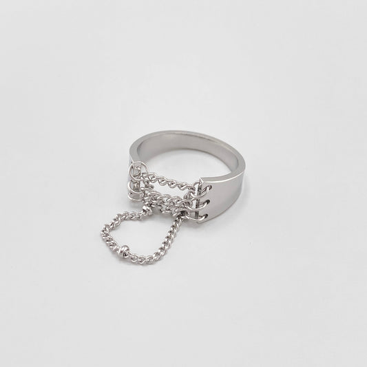 Ring with chains