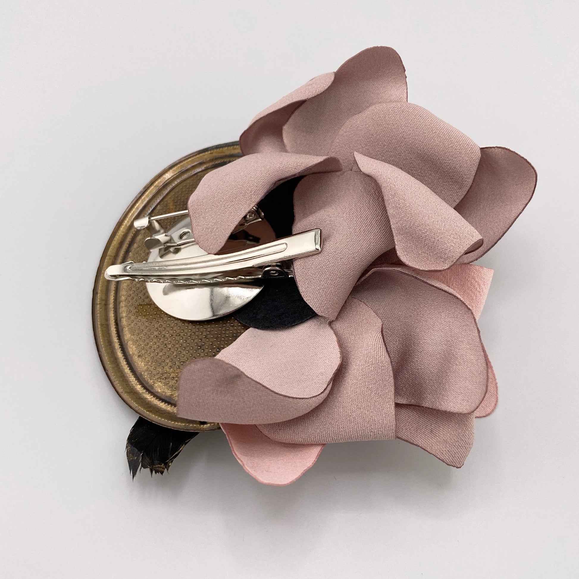 retro brooch