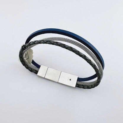 Men's three-tone bracelet made of natural leather, by American brand Fossil.