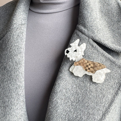 Dog-shaped brooch made of mosaic acrylic with a satin beige coat, Spanish brand Sonata.
