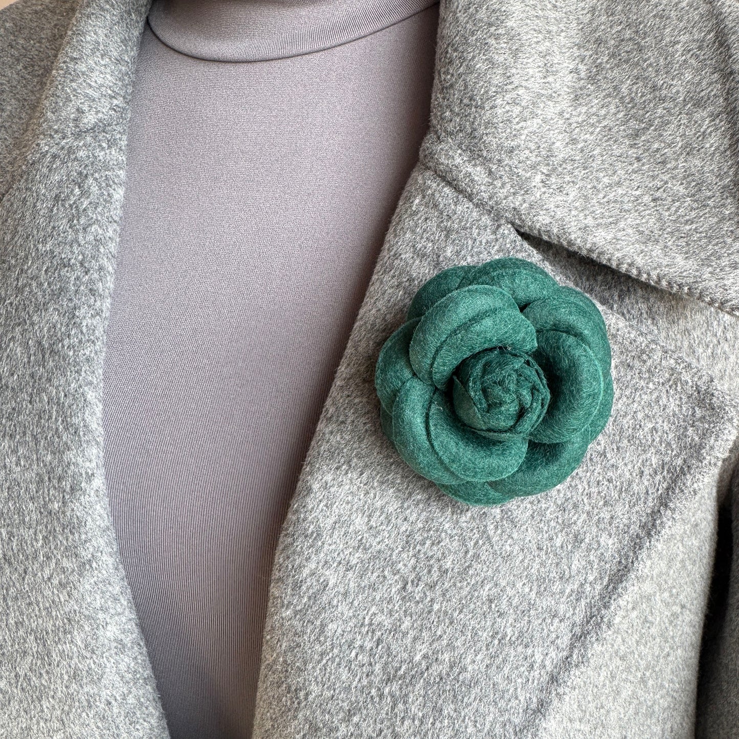 Green felt brooch Sonata (Spain)