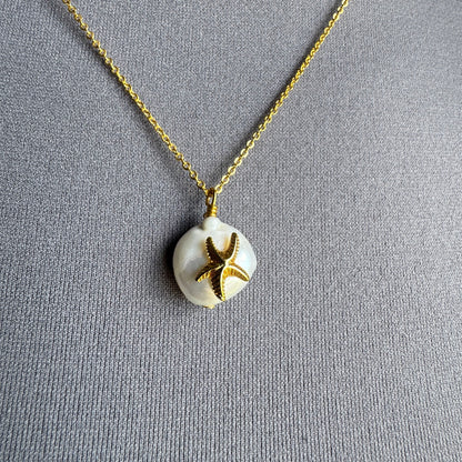 Pearl necklace Mon boudoir de Perles (France)