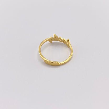 Anillo IRL con palabra Lucky en dorado y diseño ajustable